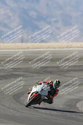 media/Oct-30-2025-Racers Edge (Thu) [[dabbdaf680]]/3-B Group/Session 2 (Bowl Exit)/